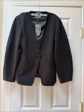 Scoop Black Single-Button Blazer
